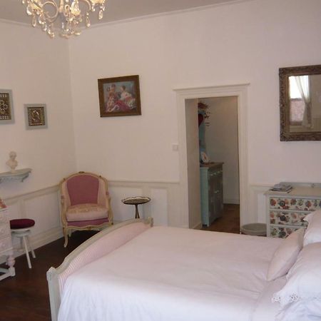 Bed and Breakfast L'Arbre D'Ange Montmorillon Exterior foto