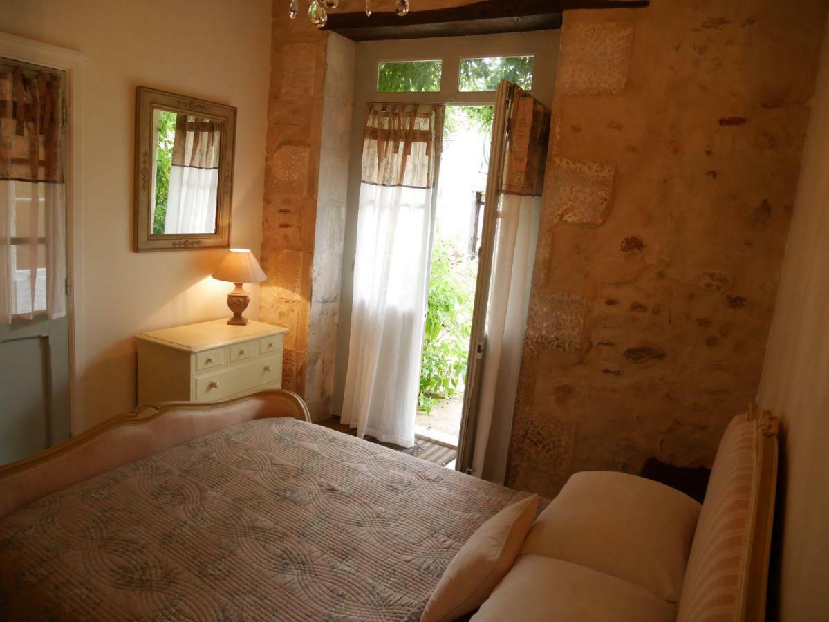 Bed and Breakfast L'Arbre D'Ange Montmorillon Exterior foto