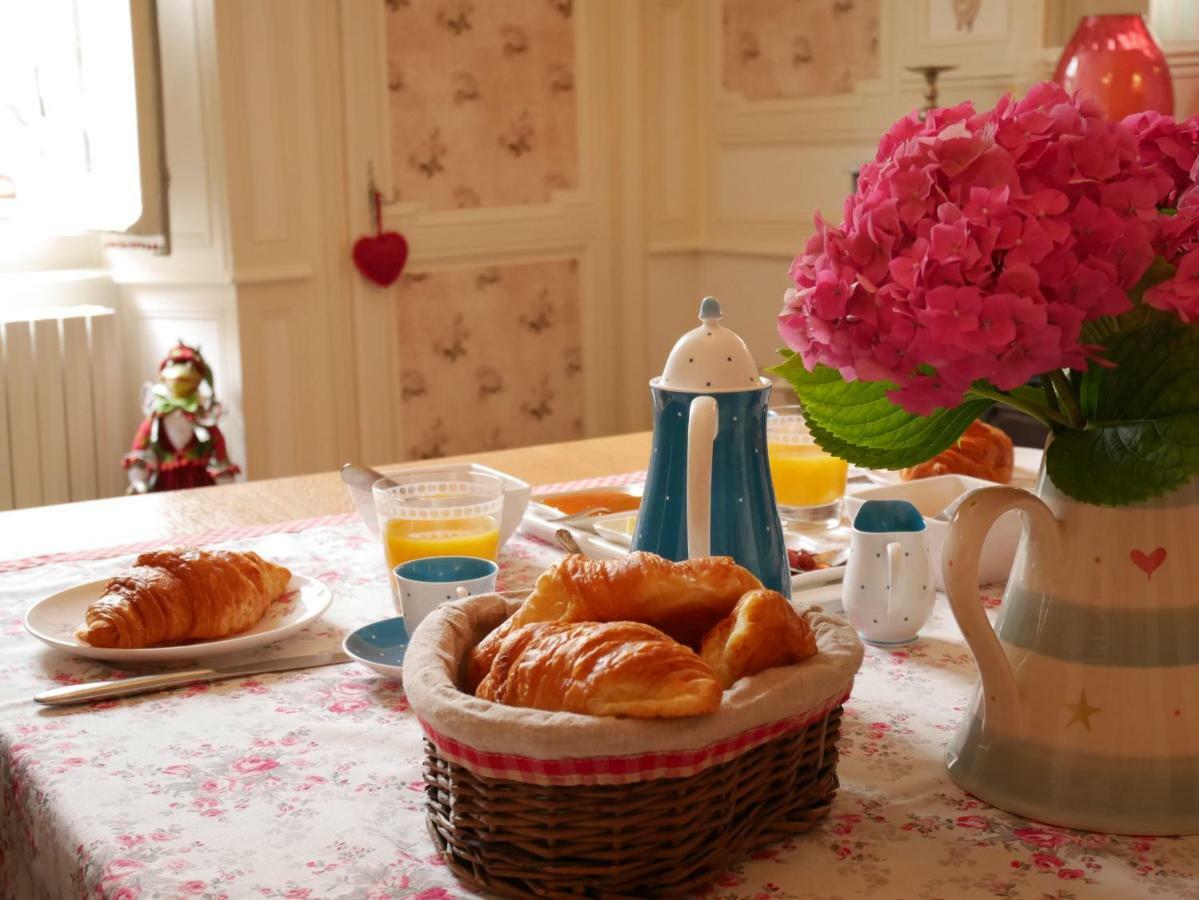 Bed and Breakfast L'Arbre D'Ange Montmorillon Exterior foto