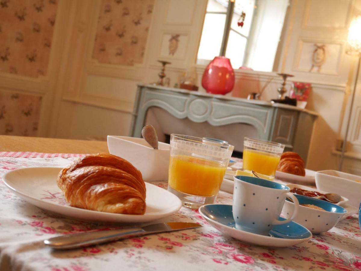 Bed and Breakfast L'Arbre D'Ange Montmorillon Exterior foto