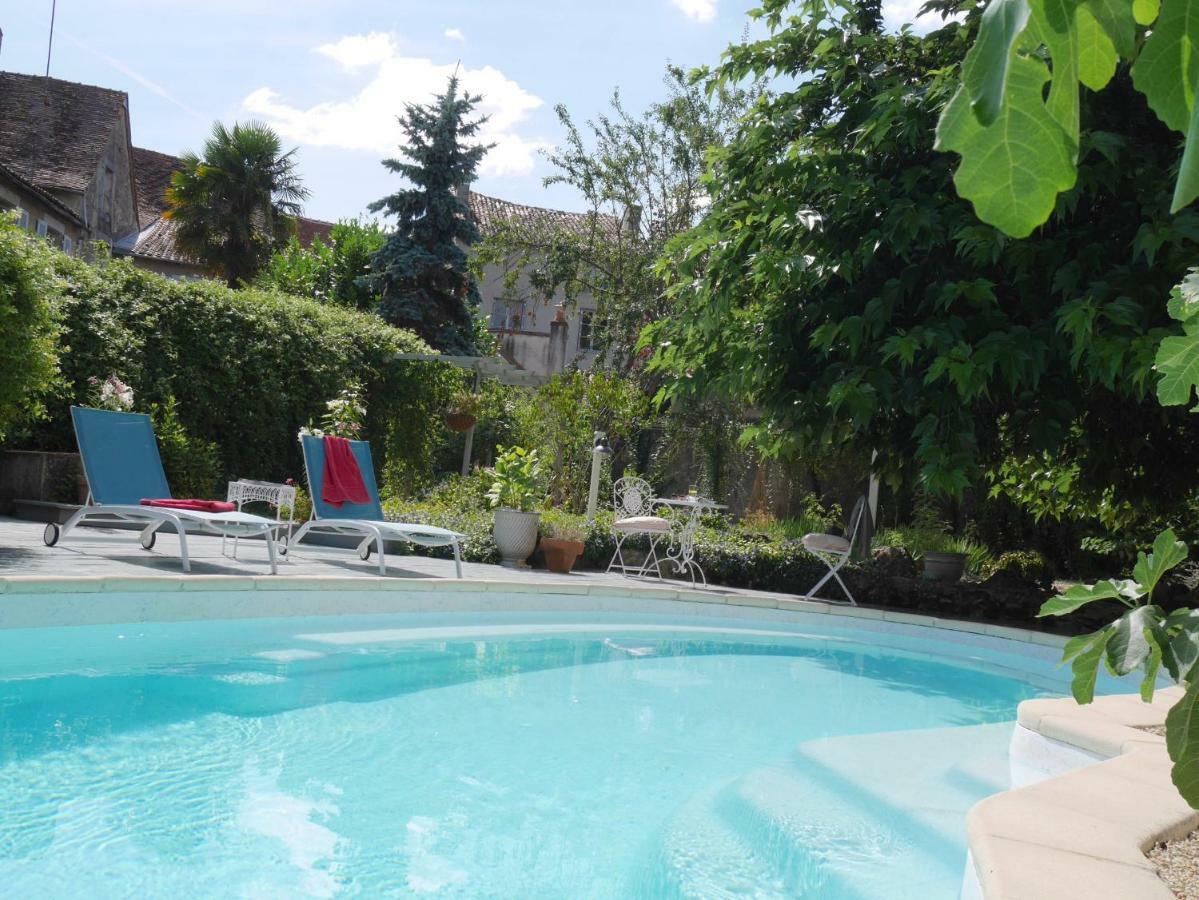 Bed and Breakfast L'Arbre D'Ange Montmorillon Exterior foto