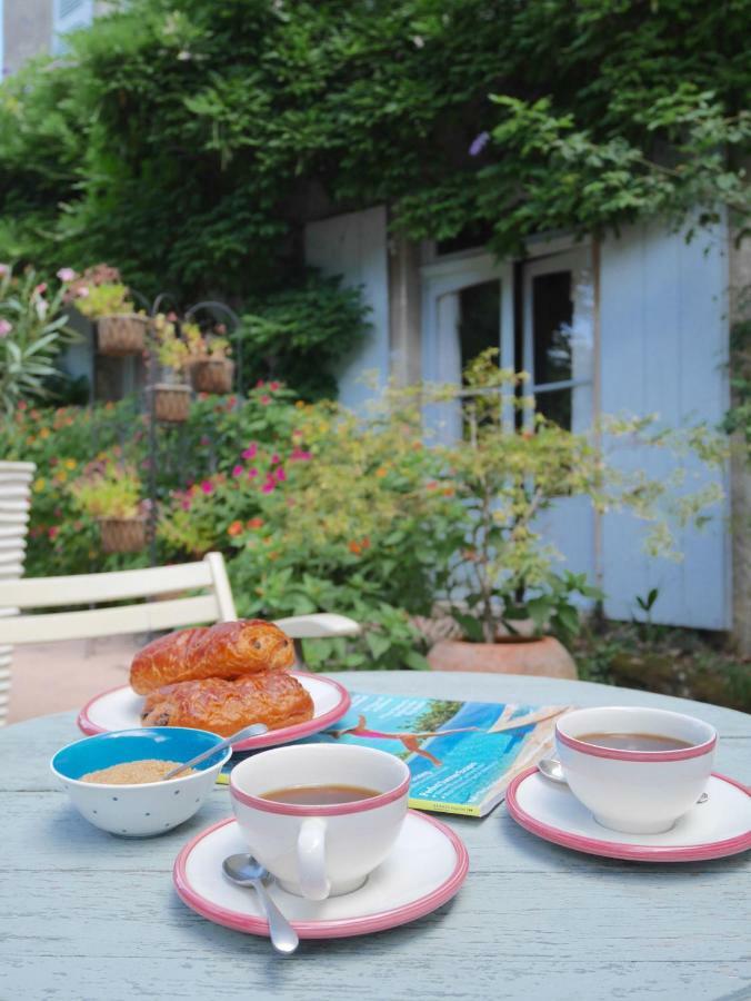Bed and Breakfast L'Arbre D'Ange Montmorillon Exterior foto