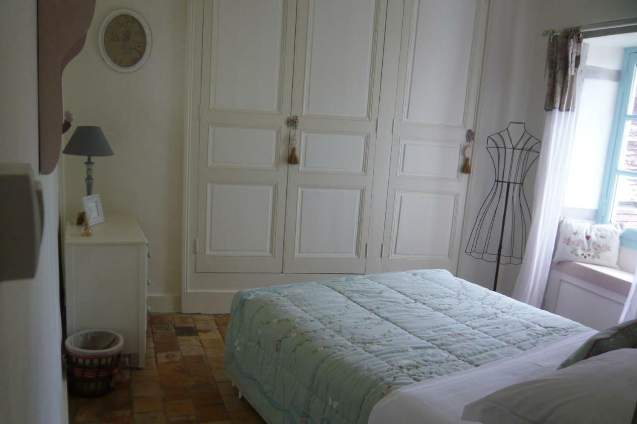 Bed and Breakfast L'Arbre D'Ange Montmorillon Exterior foto