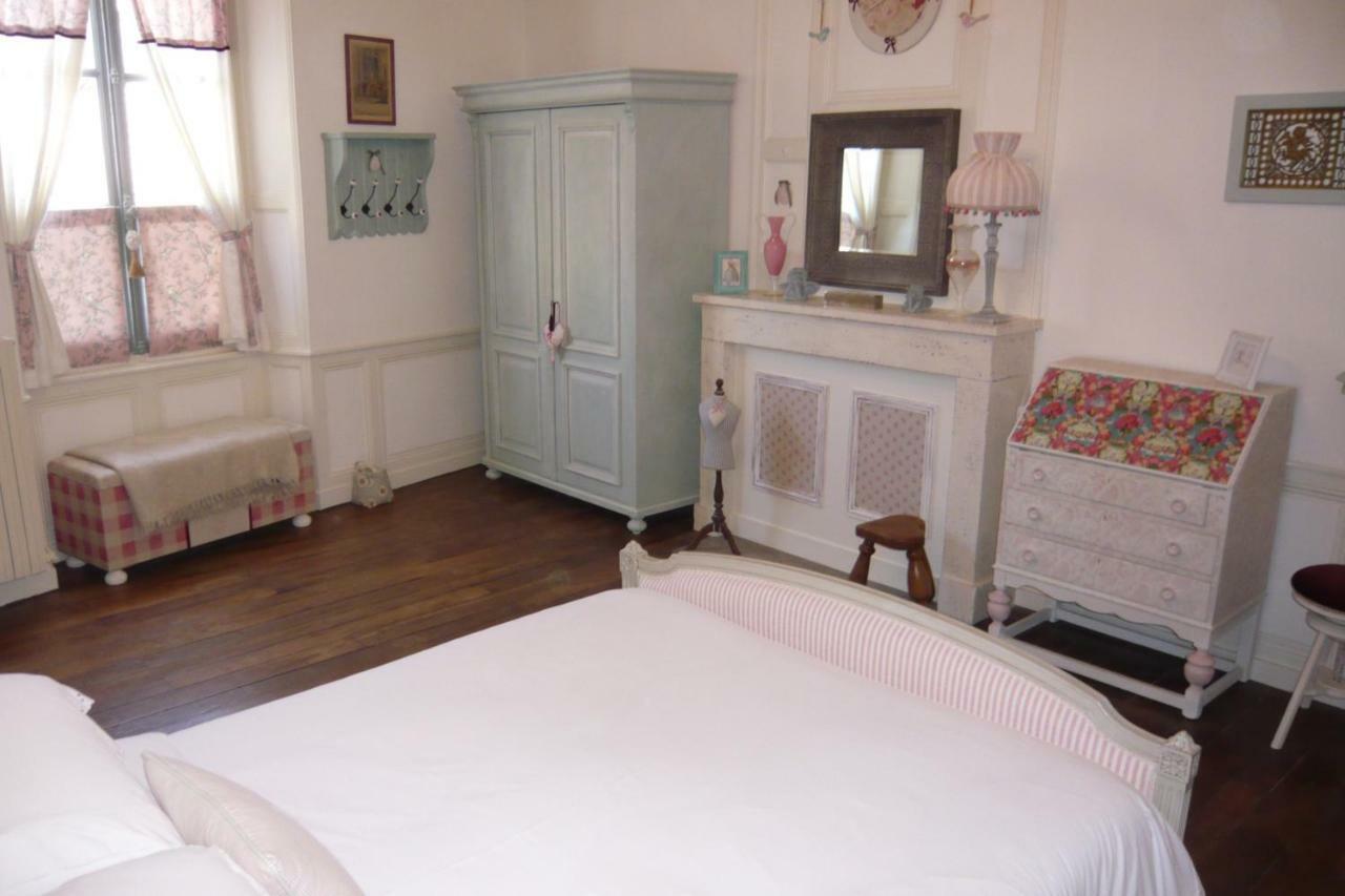 Bed and Breakfast L'Arbre D'Ange Montmorillon Exterior foto