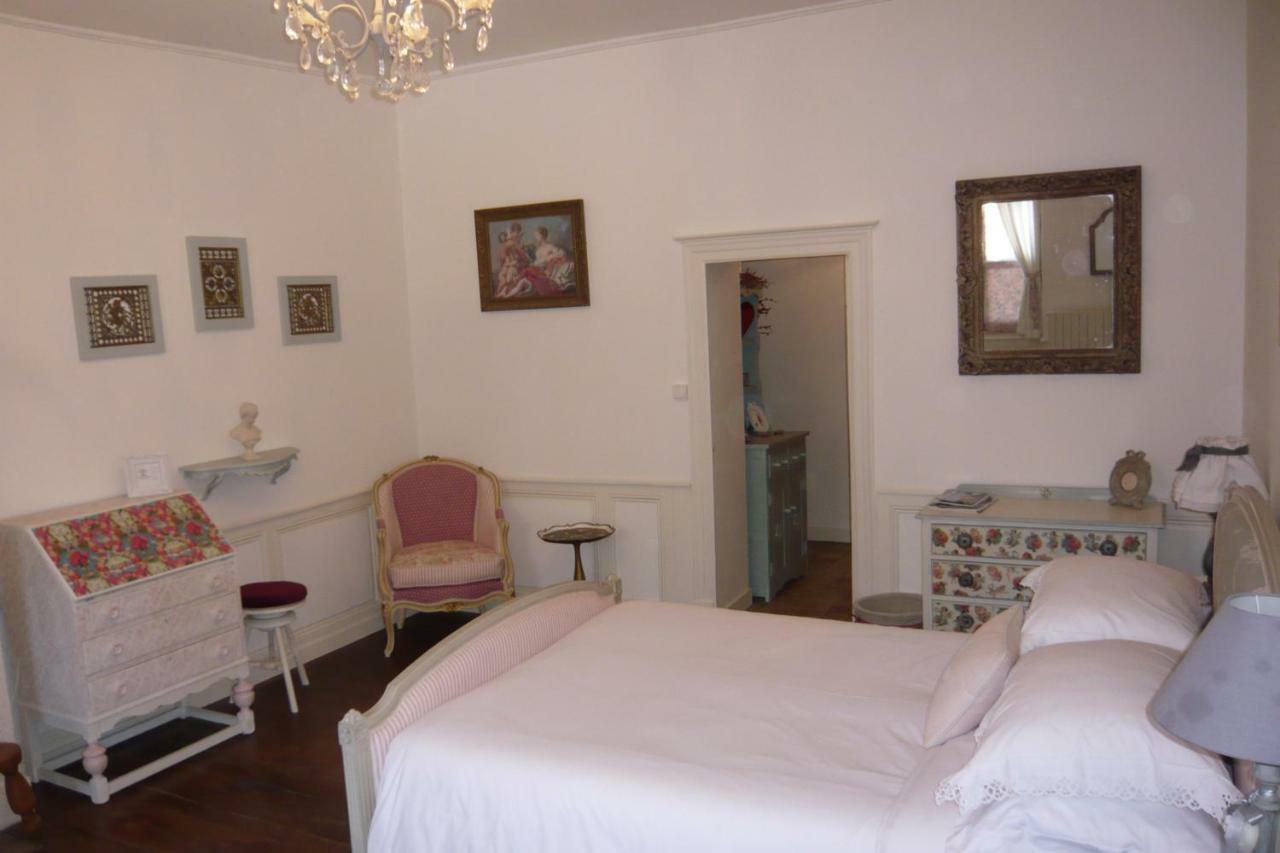 Bed and Breakfast L'Arbre D'Ange Montmorillon Exterior foto