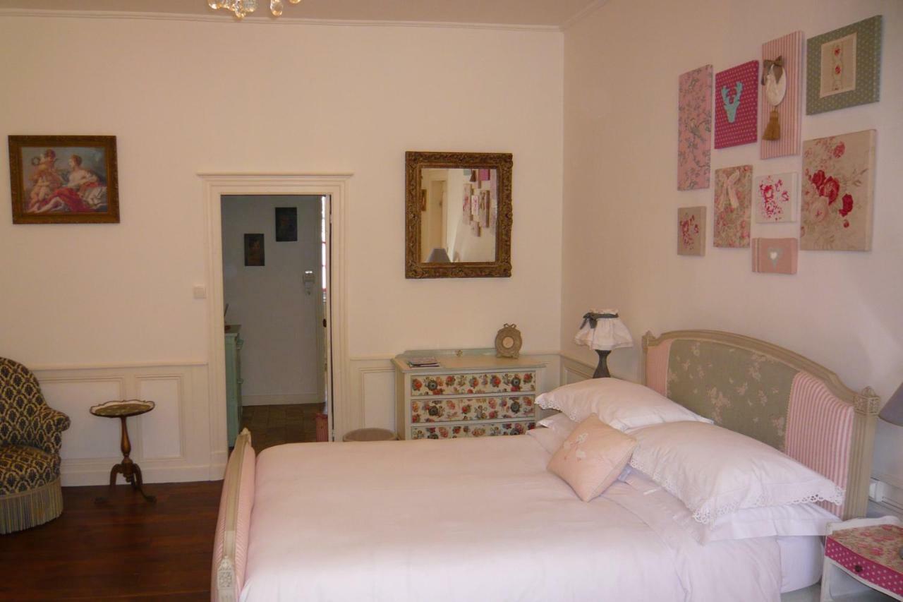 Bed and Breakfast L'Arbre D'Ange Montmorillon Exterior foto
